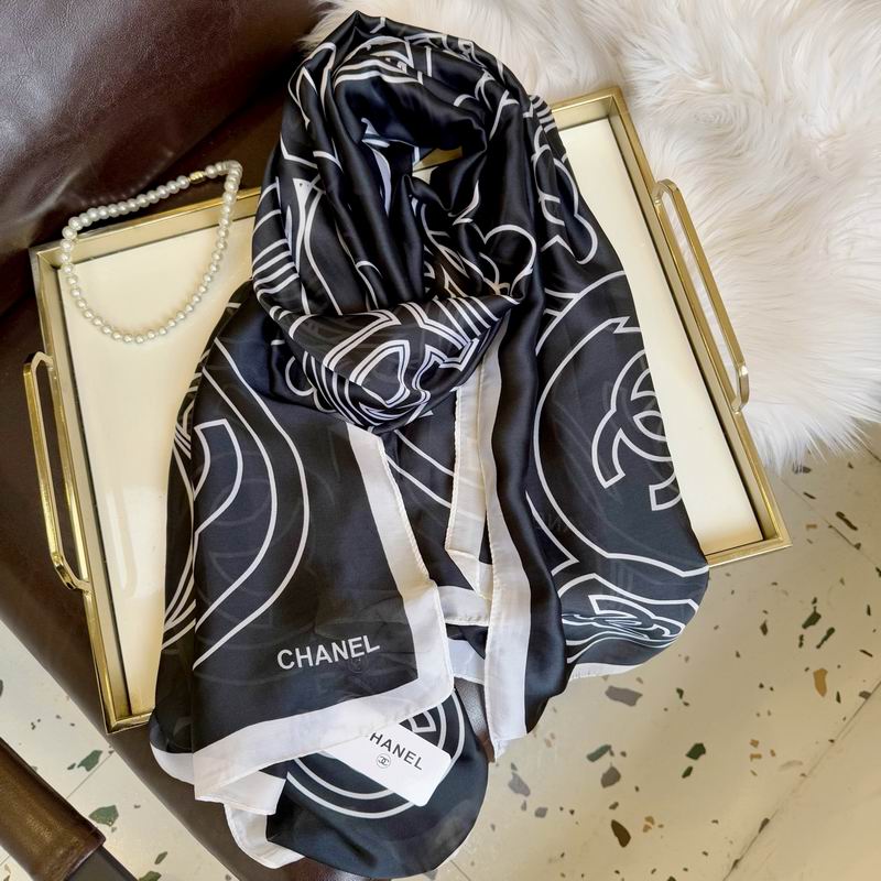 Chanel silk scarf 90-180cm E032940
