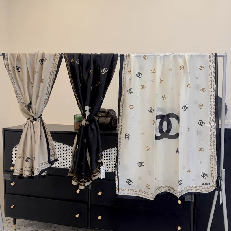 Chanel silk scarf 90-180cm E032951