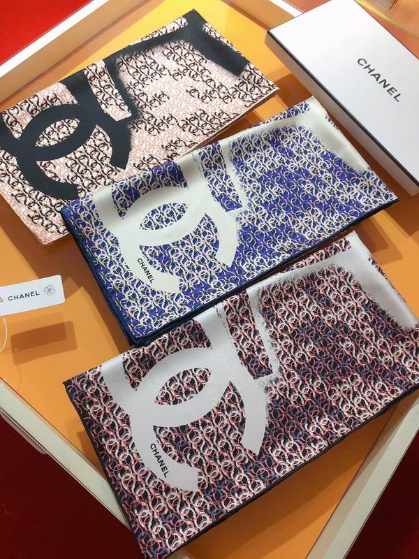 Chanel silk scarf 90X90cm E19