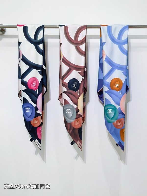 Chanel silk scarf hm27