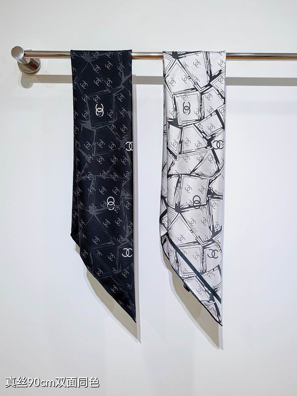 Chanel silk scarf hm24