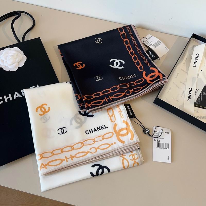 Chanel silk scarf hm39