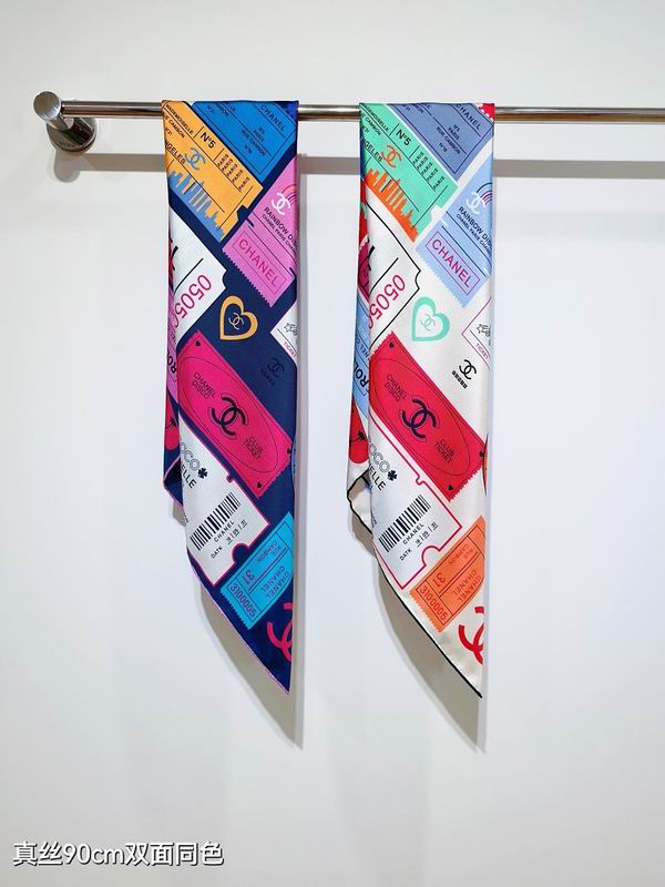 Chanel silk scarf hm06