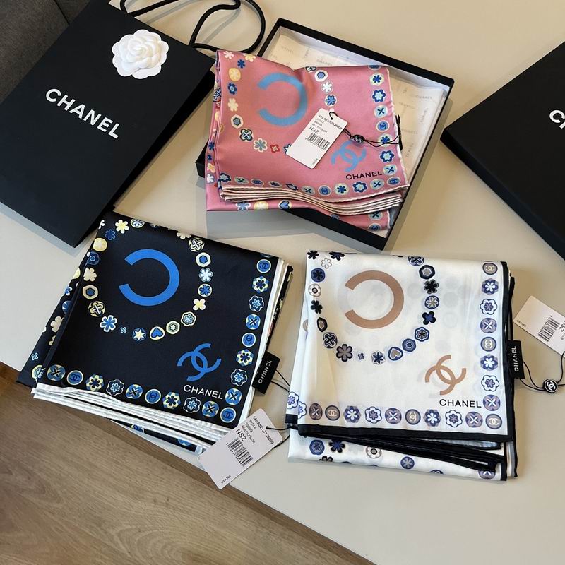 Chanel silk scarf hm49