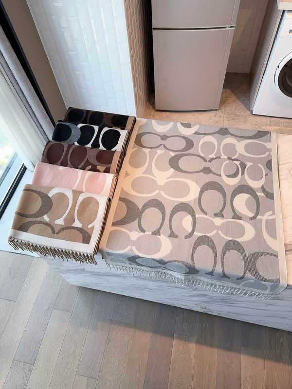 Coach Scarf 190X60cm 97%羊毛3%羊绒 E102223