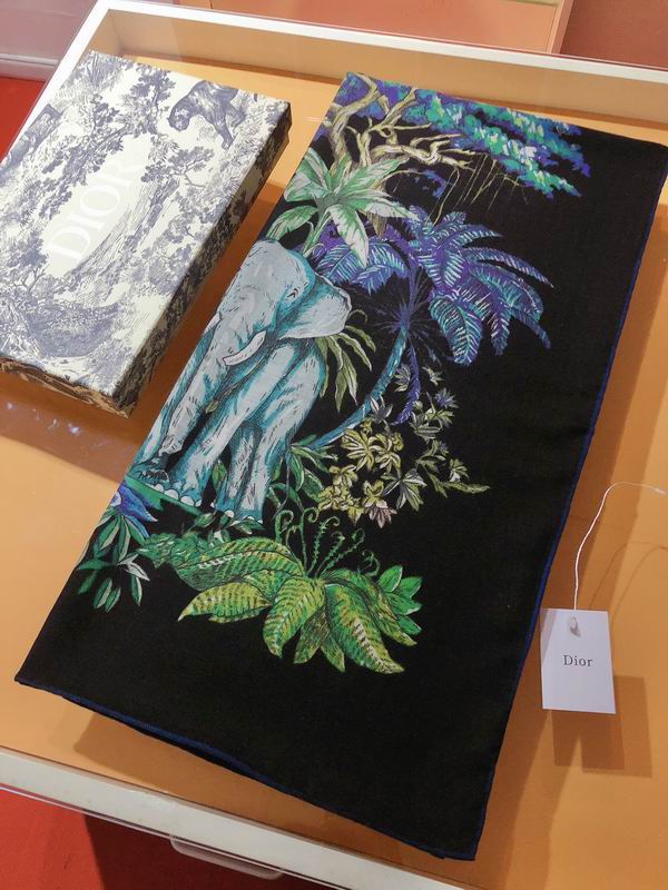 Dior 140X140cm 70%羊绒 30%真丝 E34