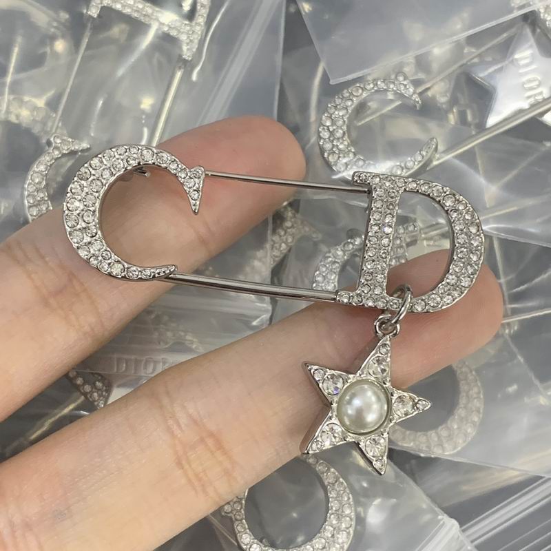 Dior Brooch 07lyr71