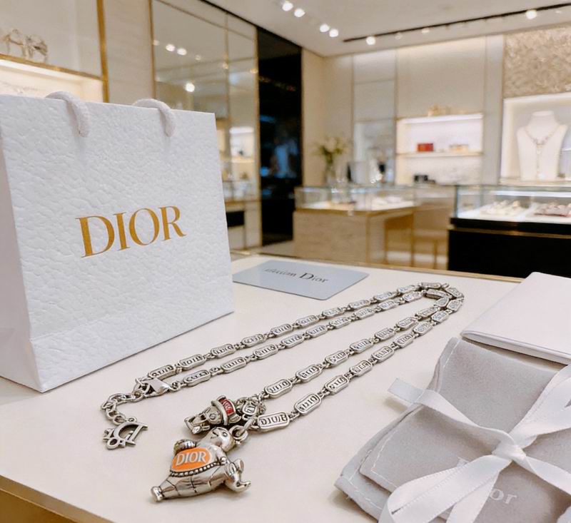 Dior Necklace 03yxs100