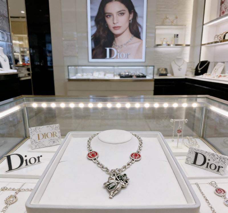 Dior Necklace 03yxs70