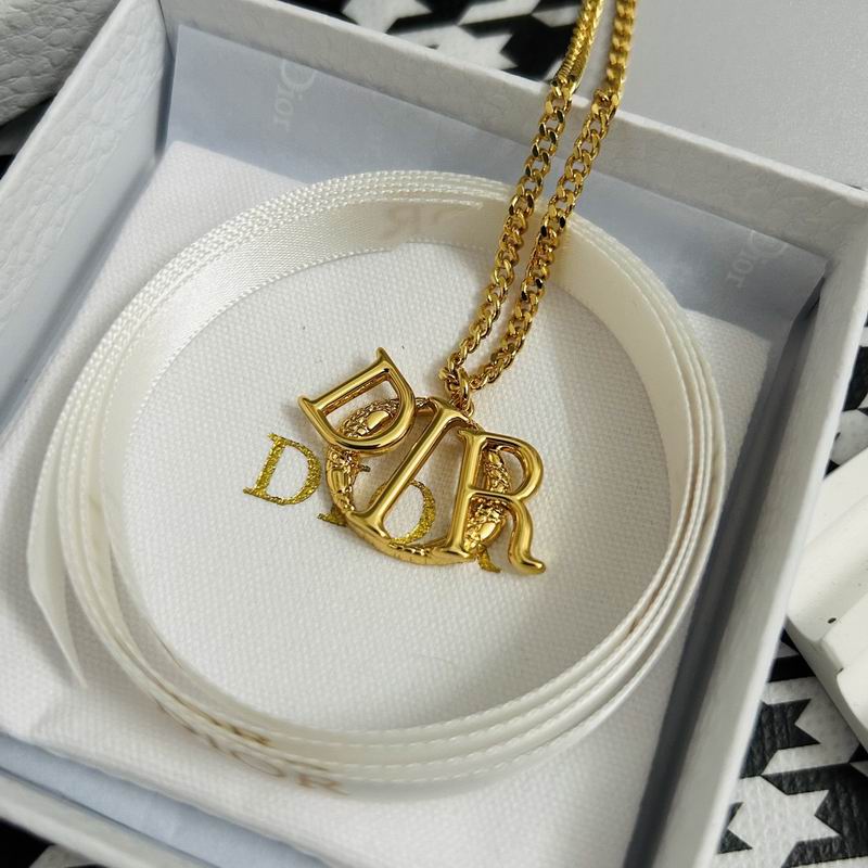Dior Necklace 03yxs84