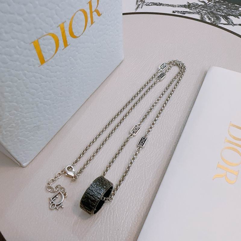 Dior Necklace 05yxh56