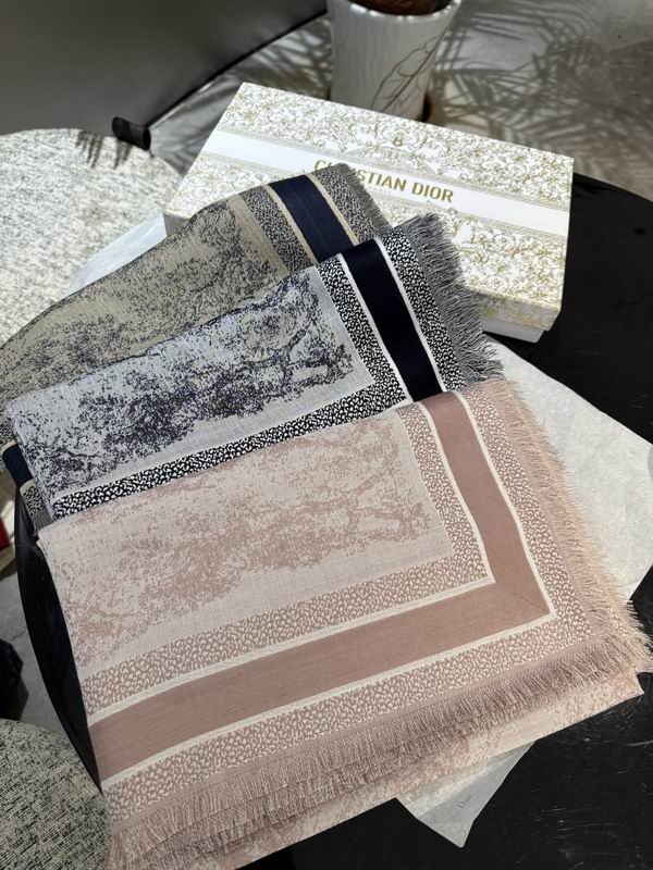 Dior Scarf 140X140cm 57%羊毛43%真丝 E112849