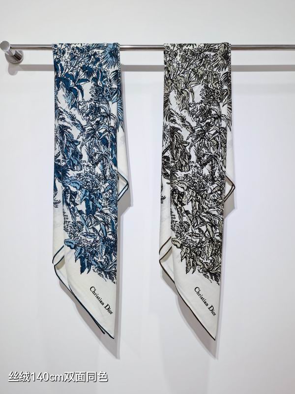 Dior Scarf 140X140cm 70%羊绒30%真丝 E081906