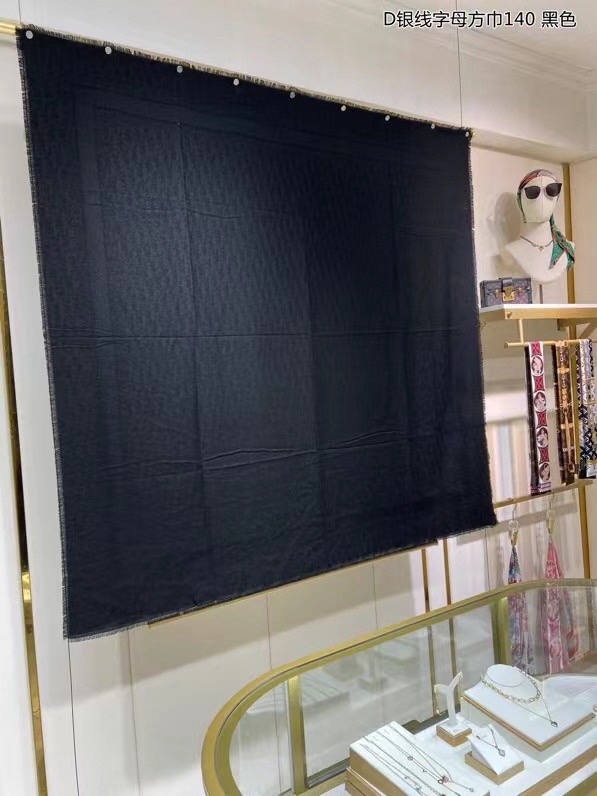 Dior scarf 140X140cm 53%羊毛31%桑蚕丝16%绵 E071125