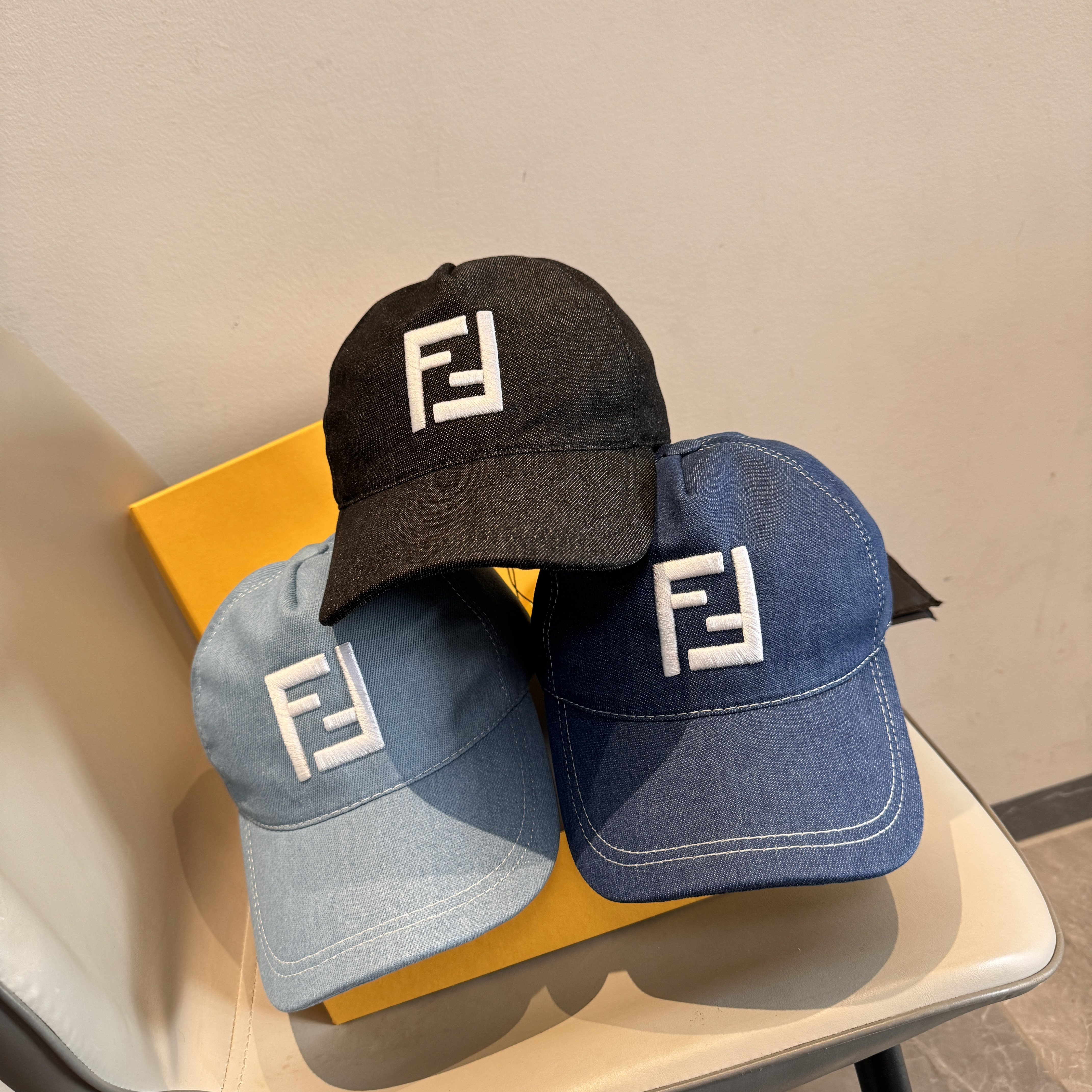 Fendi Cap dx09