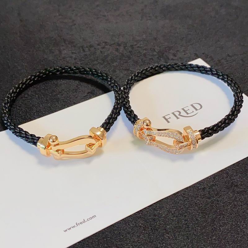 Fred Bracelet lyr02