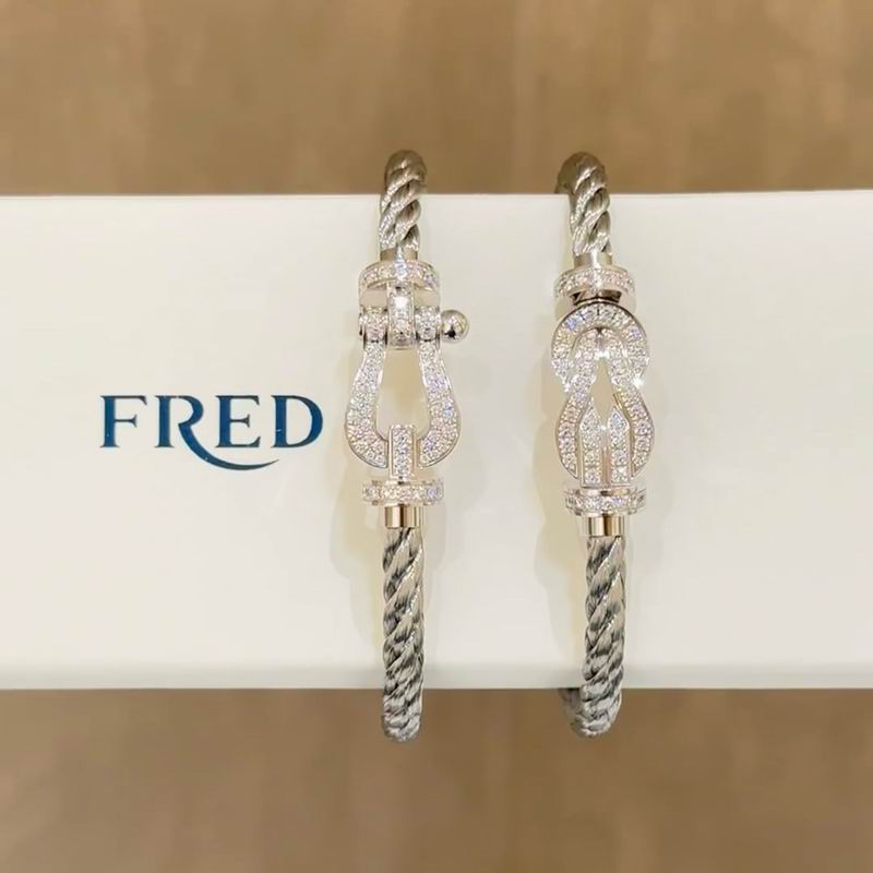 Fred Bracelet lyr18
