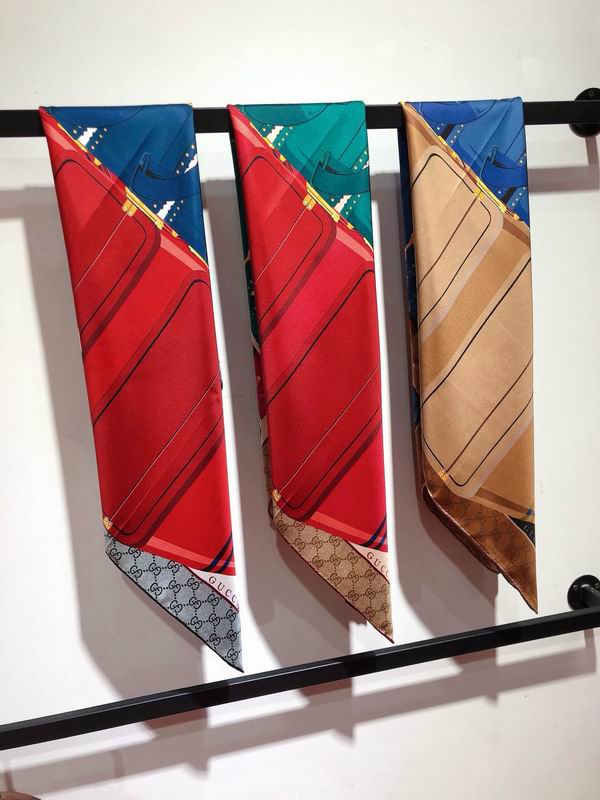 Gucci  silk scarf 90X90cm E23
