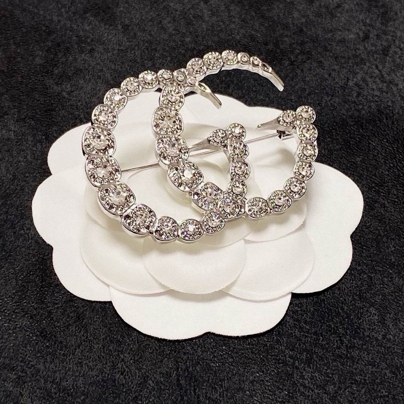 Gucci Brooch 03yxs17