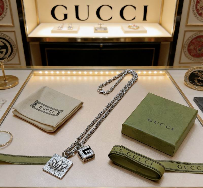 Gucci Necklace  02yxs06