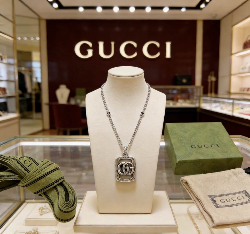 Gucci Necklace  02yxs40