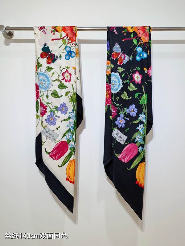 Gucci Scarf 140X140cm 70%羊绒30%真丝 E081920