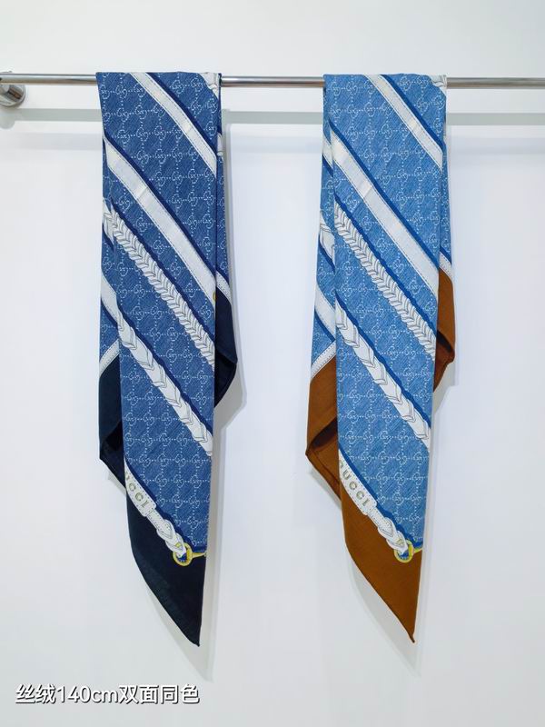 Gucci Scarf 140X140cm 70%羊绒30%真丝 E102230