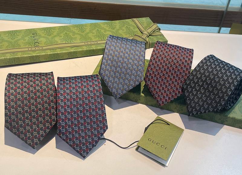 Gucci Tie hm64