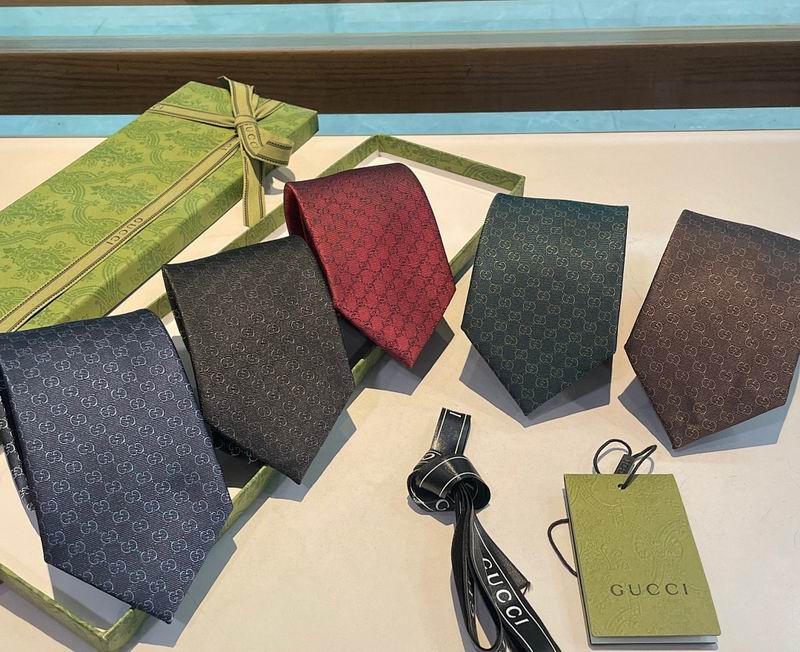 Gucci Tie hm63