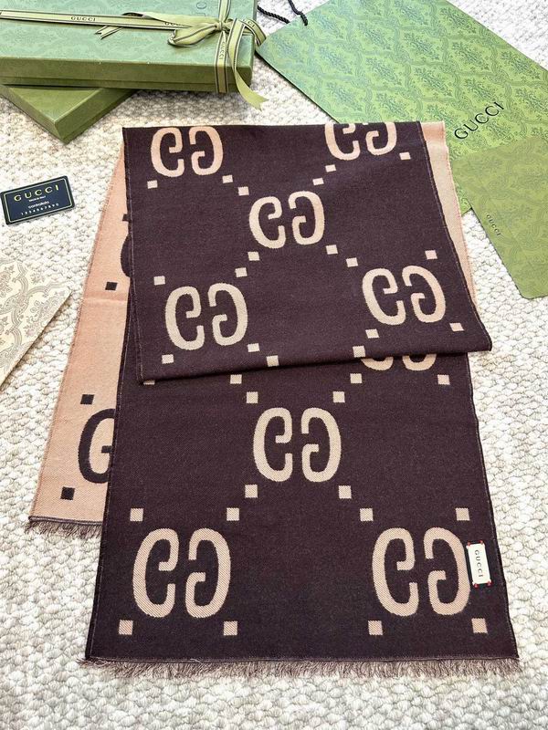 Gucci scarf E03