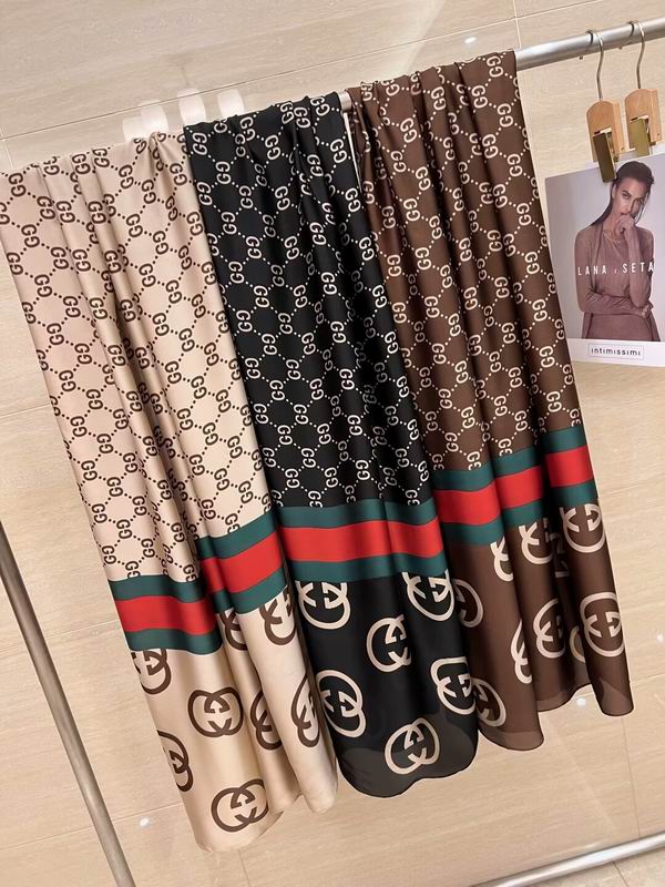 Gucci silk scarf 180X90cm E030113