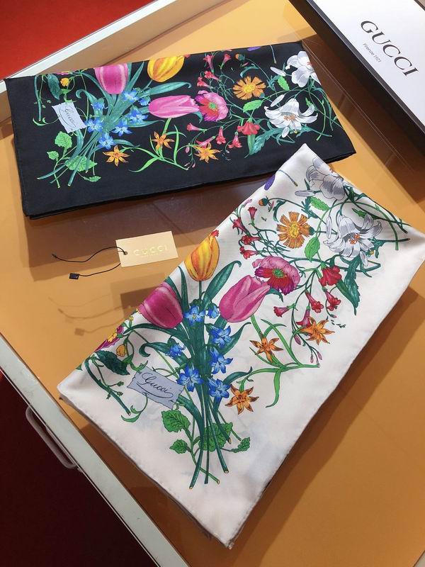 Gucci silk scarf 90X90cm E15