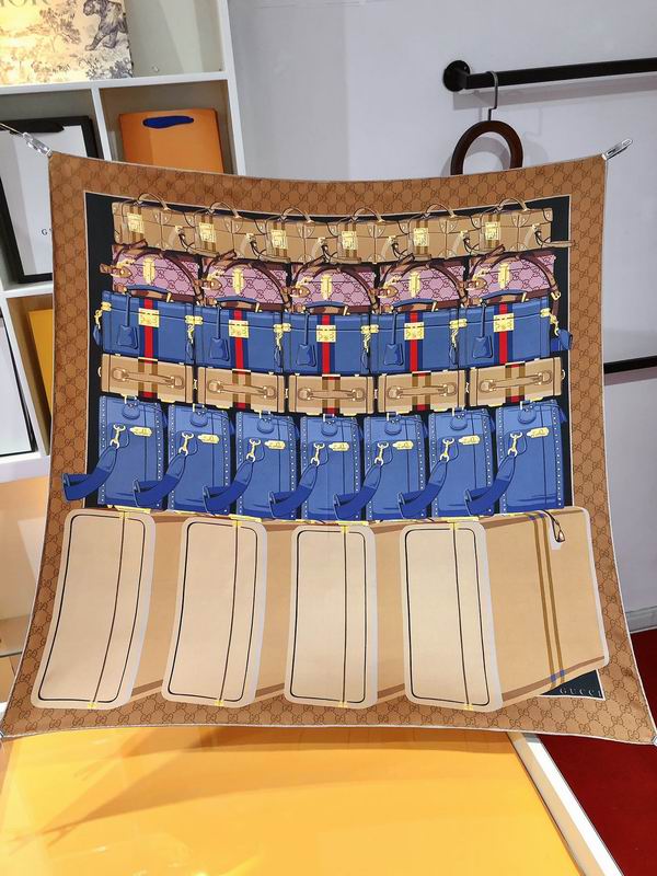 Gucci silk scarf 90X90cm E021303