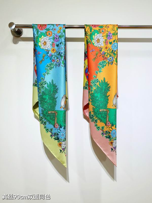 Gucci silk scarf 90X90cm E032913