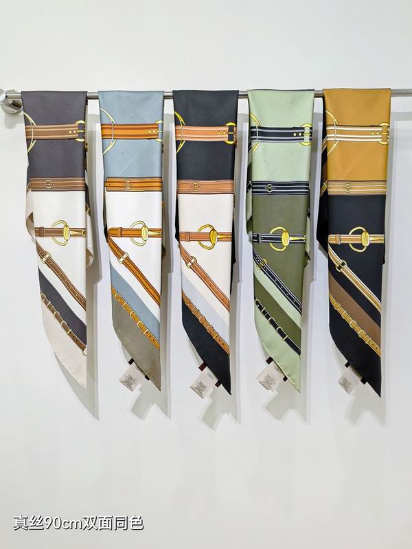 Gucci silk scarf hm19