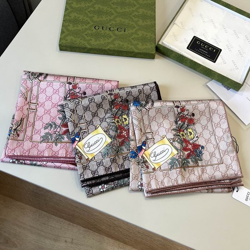 Gucci silk scarf hm10