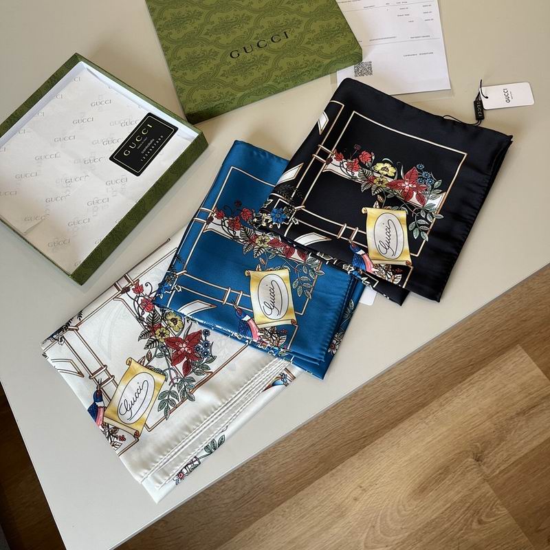 Gucci silk scarf hm07
