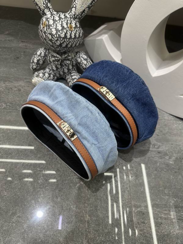 26 Hermes Beret