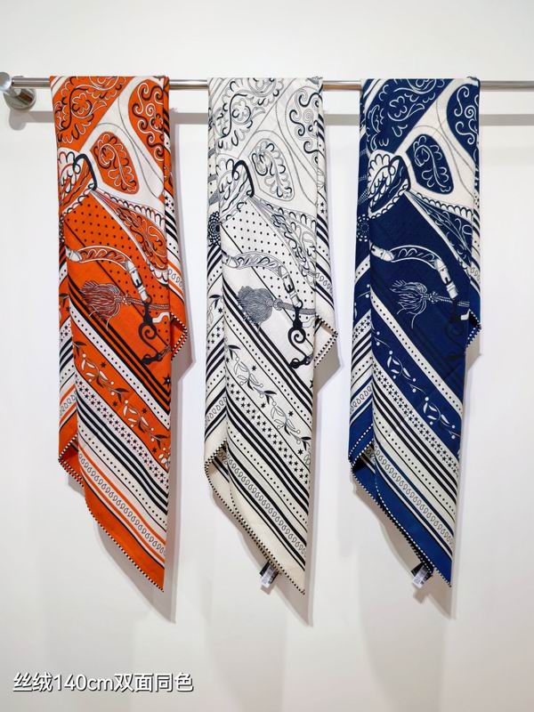Hermes Scarf 140X140cm 70%羊绒30%真丝 E091101