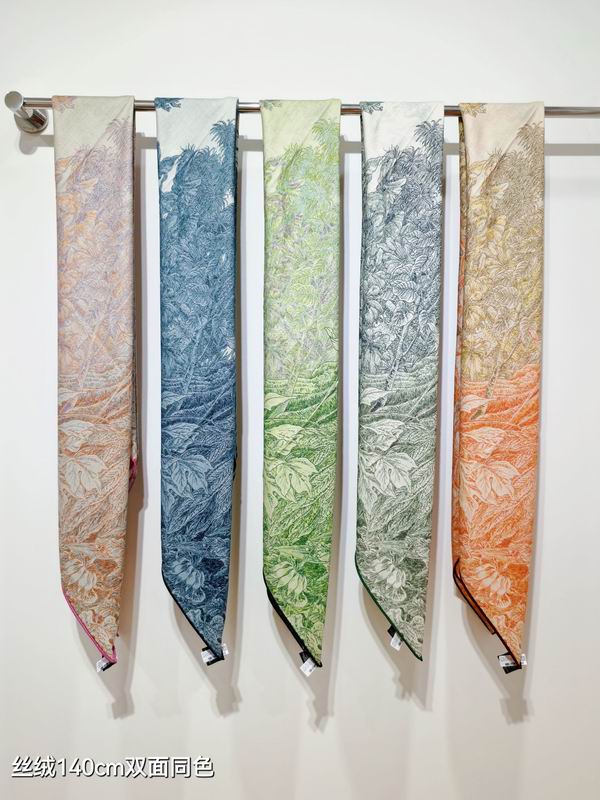 Hermes scarf 140X140cm 70%羊绒30%真丝  E080306