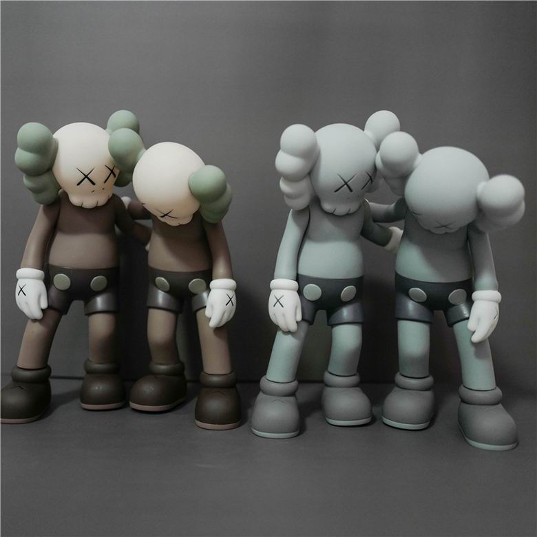 Kaws 26x12x26cm 3C m26