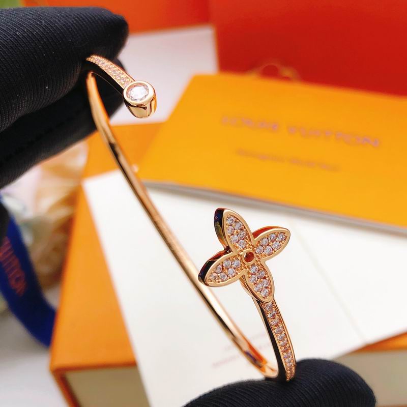 LV Bracelet 04yxs04