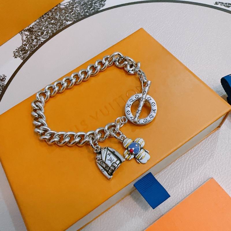 LV Bracelet 04yxs104