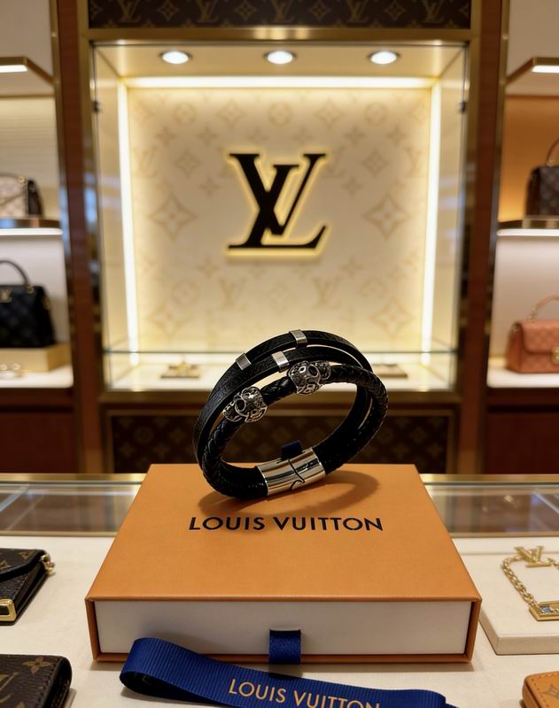 LV Bracelet 04yxs121