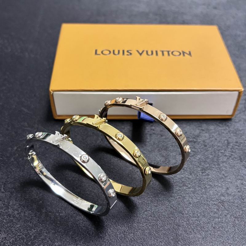 LV Bracelet 04yxs136