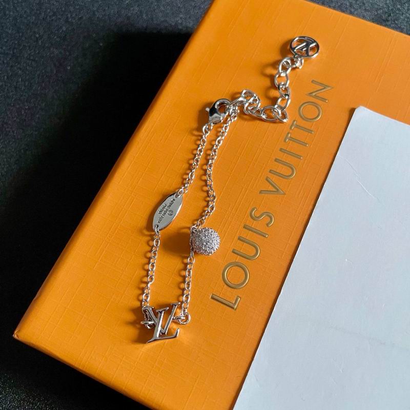 LV Bracelet 04yxs145
