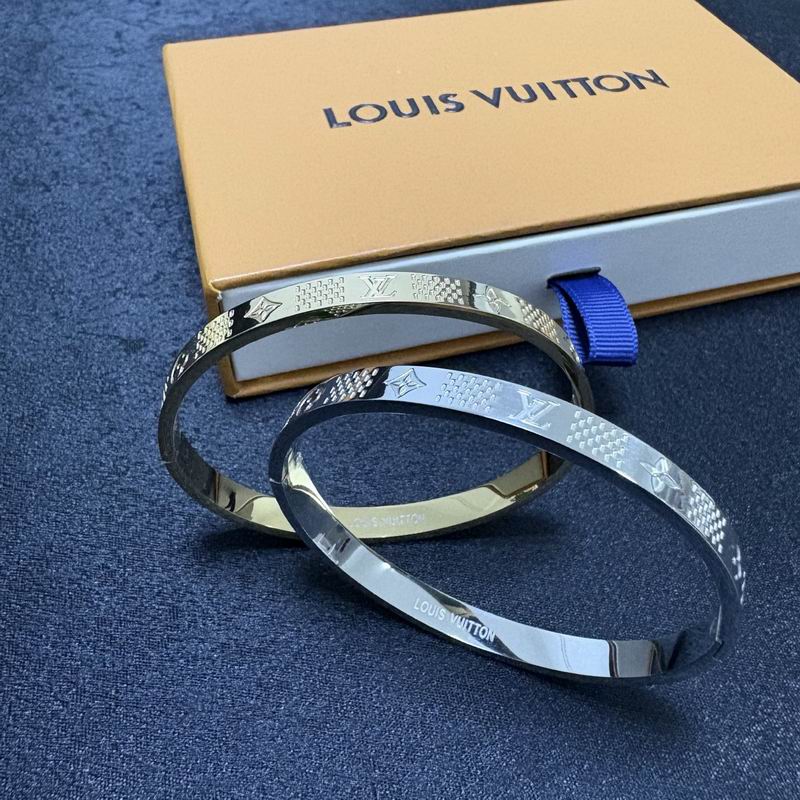 LV Bracelet 04yxs31