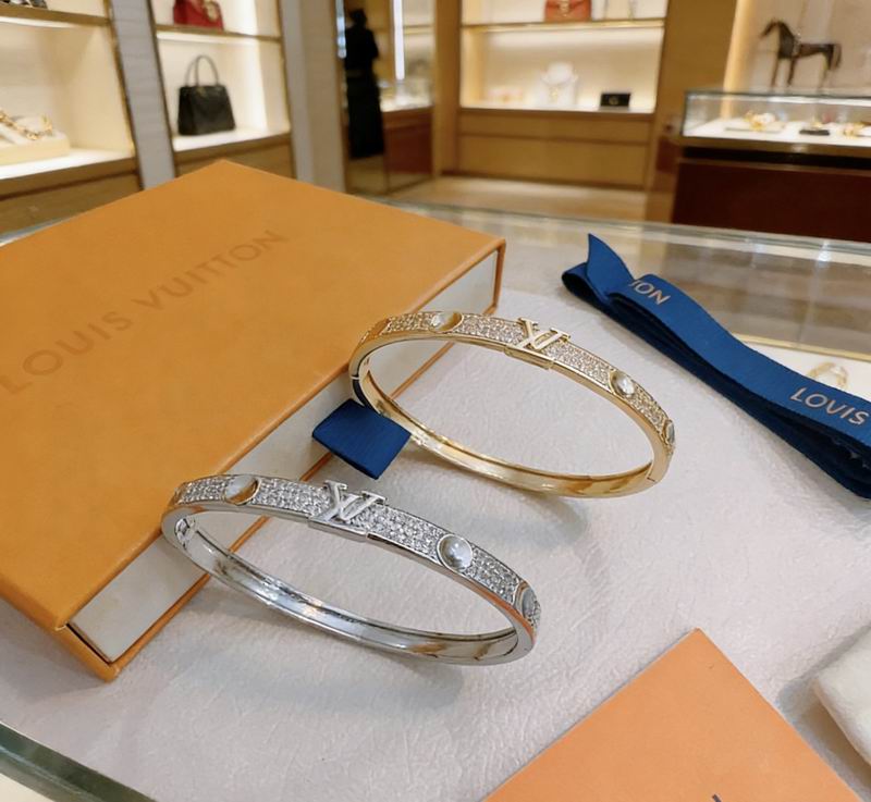 LV Bracelet 04yxs35