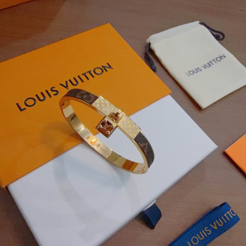 LV Bracelet 04yxs70