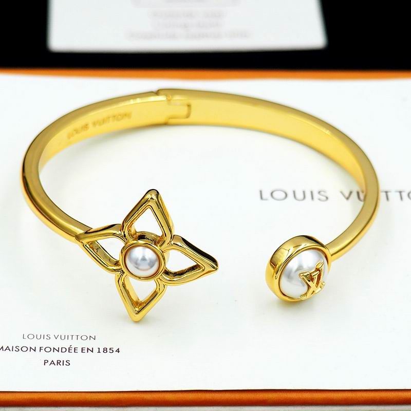 LV Bracelet 04yxs74